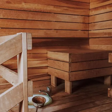 게스트하우스 Kevade With Sauna 쿠레사아레